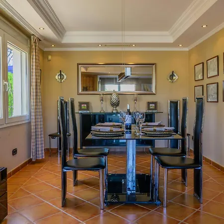 Ferienhaus Cozy In With Private Pool And Close To Puerto Banus